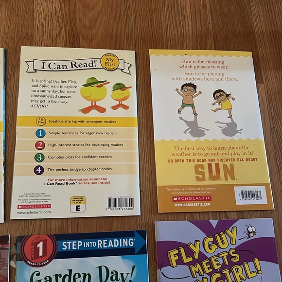 Books - Picture 7 of 9